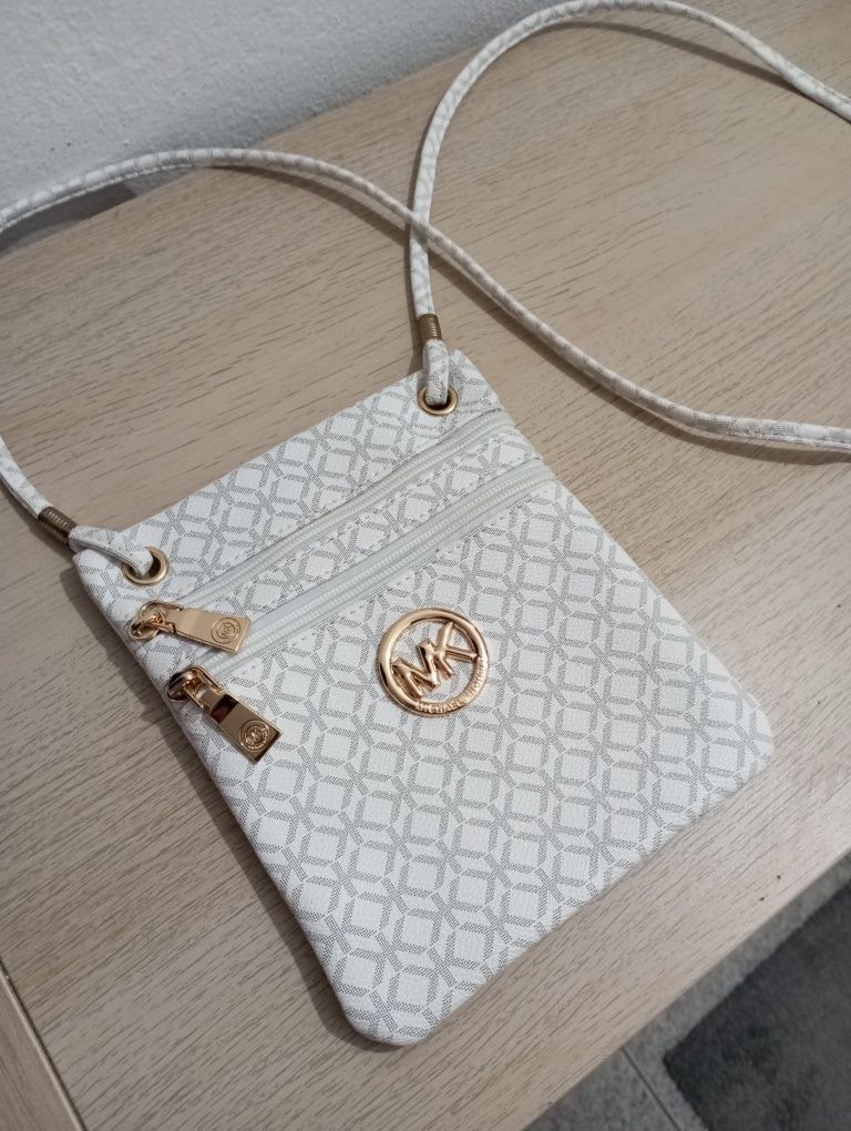 Mala Michael Kors