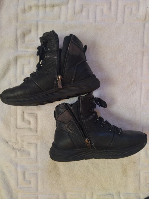 Зимове шкіряне взуття для хлопчика 34р.