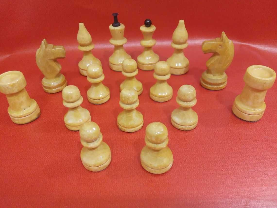 Советский деревянный набор шахмат