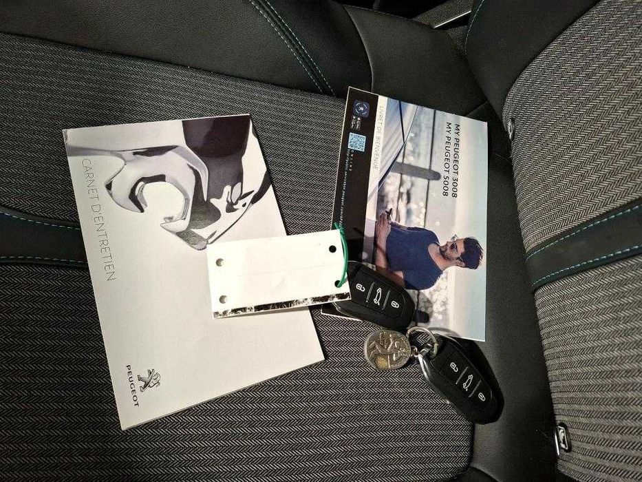 Peugeot 3008 1.2i 130cv ALLURE ** EXCELENTE OPORTUNIDADE*