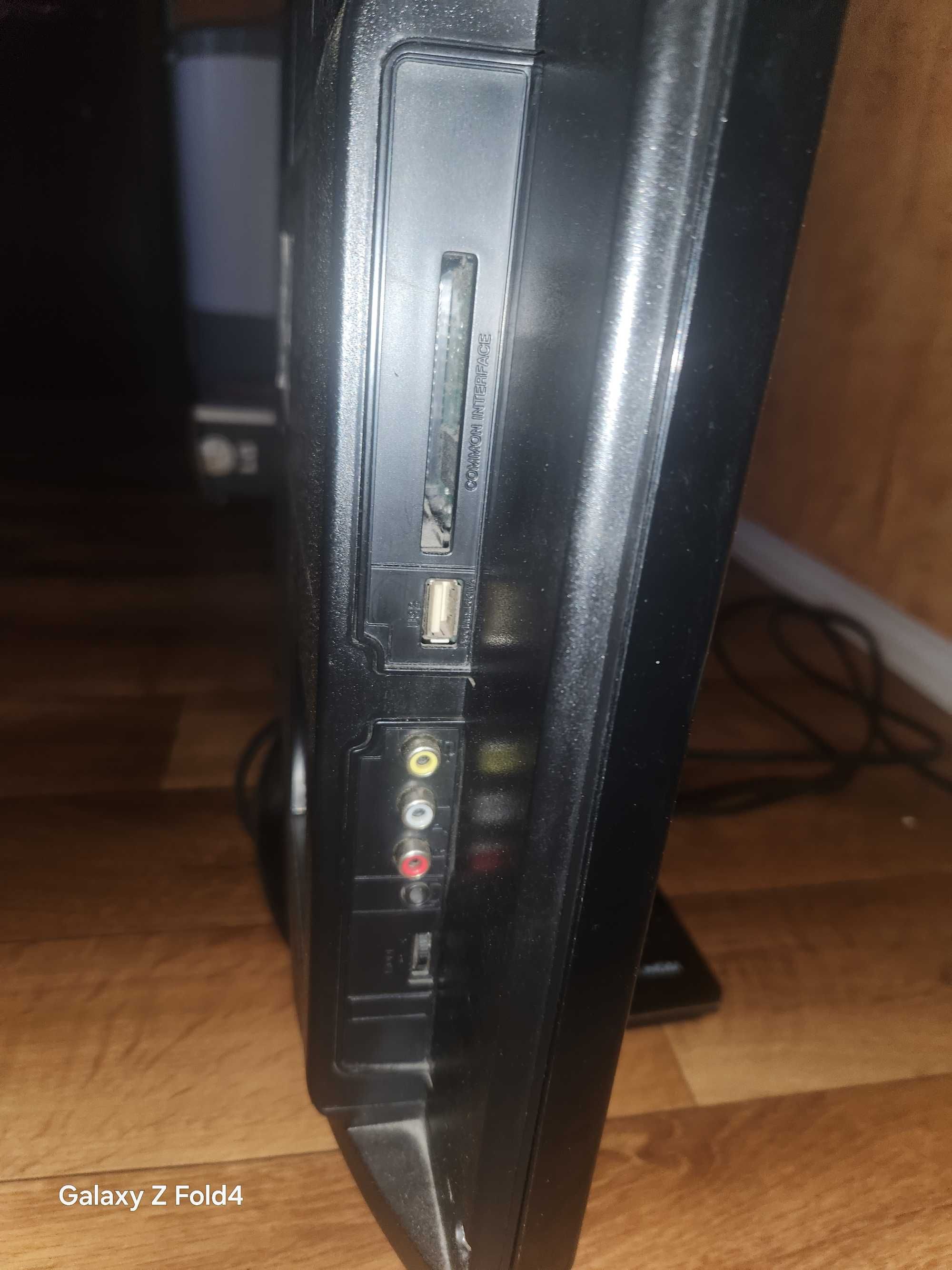 Monitor z Tv i pilotem 22 cale