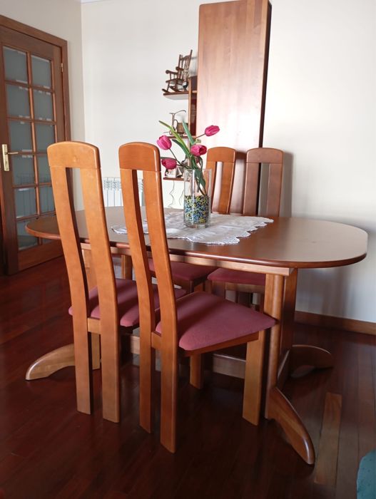 Conjunto Mesa + 4 cadeiras