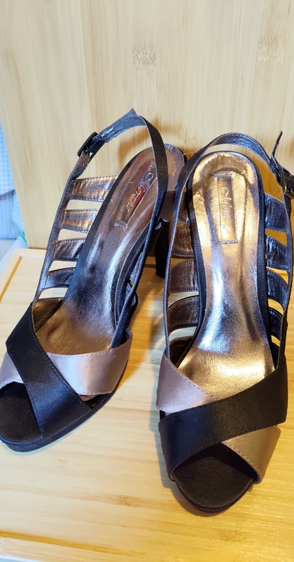 Buty na obcasie rozm. 38