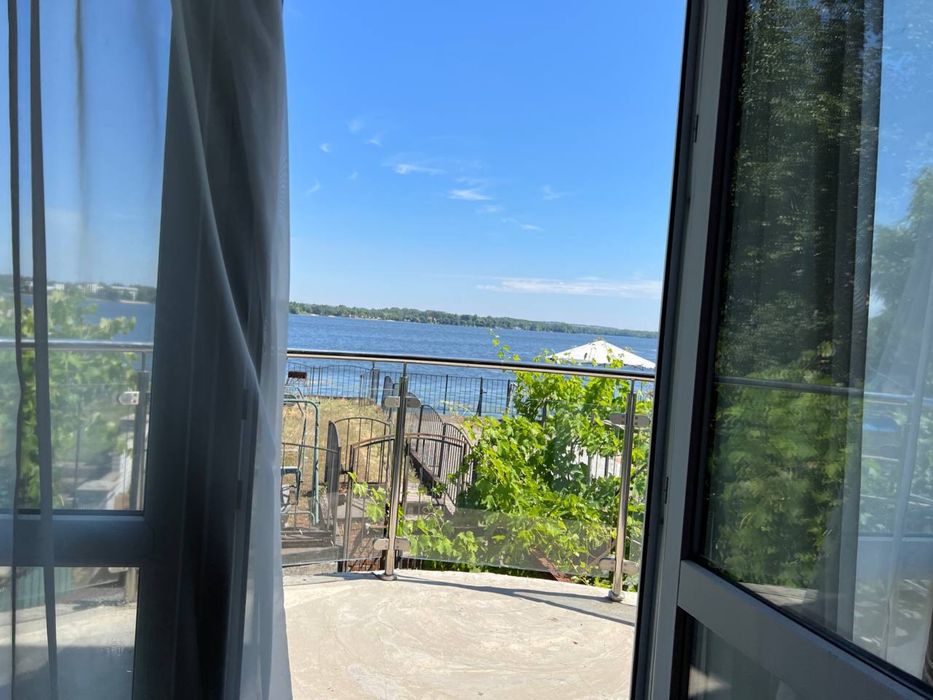 Продам дом с баней и  пирсом в с.Разумовка