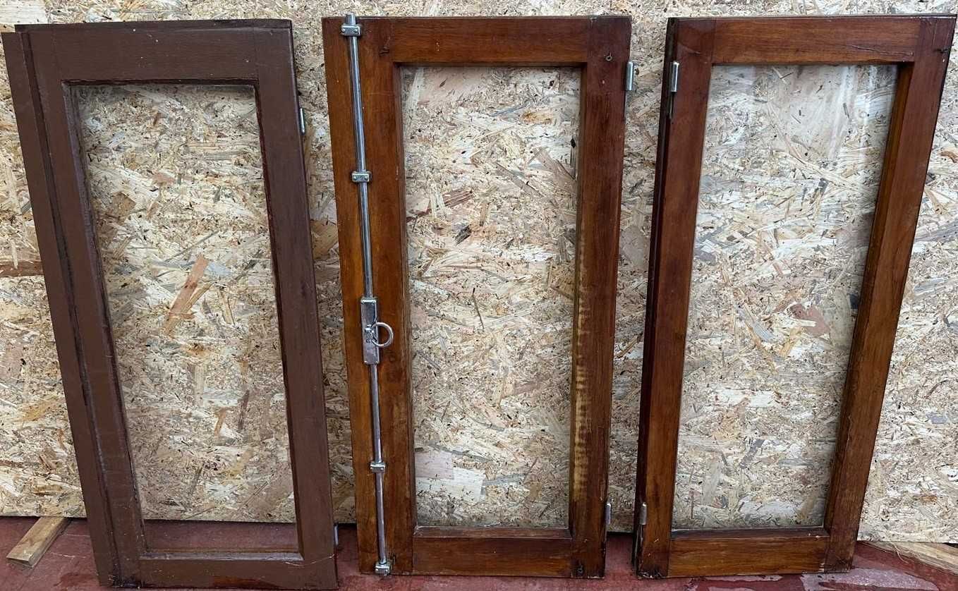 JANELAS ANTIGAS EM MADEIRA, SEM ADUELA