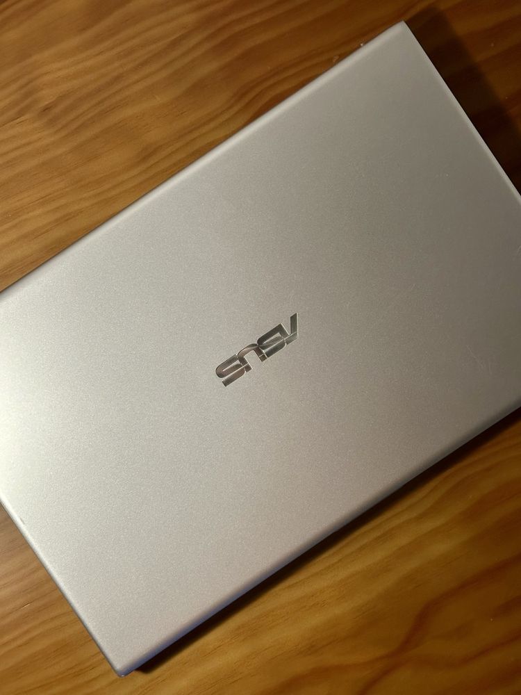 Portátil ASUS VivoBook | Ryzen 5 | 8GB RAM | Excelente Estado