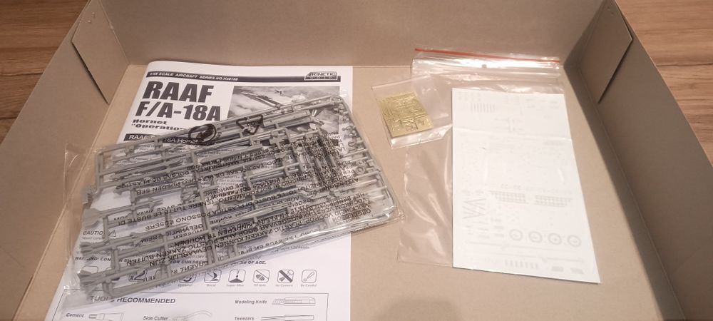 F/A-18a Hornet, Kinetic 1:48. Model do sklejania