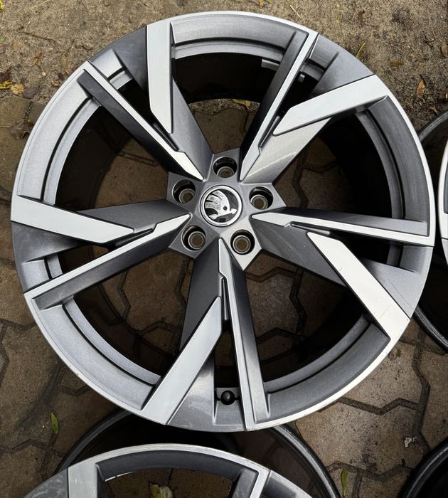 Skoda Eniaq R20 диски Volkswagen ID R20