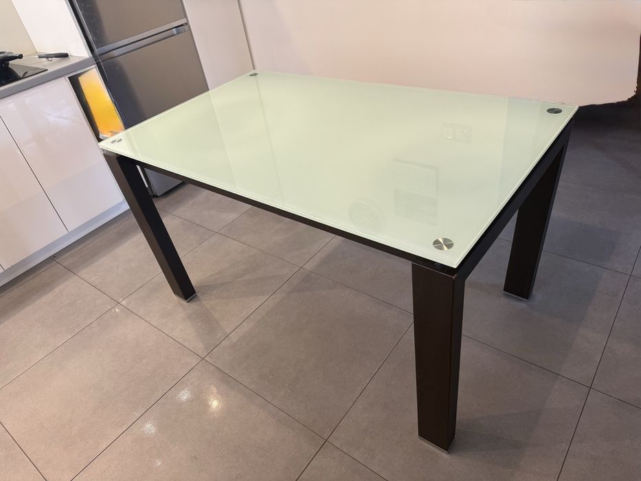 Stół szklany  135x80cm bardzo elegancki