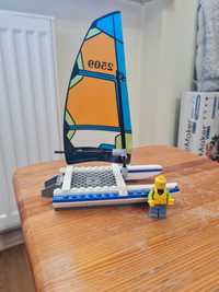 Lego ktamaran z mini figurką