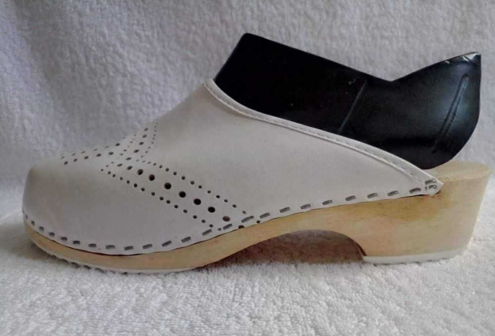 Сабо на деревянной подошве белого цвета р. 41 ( Италия)