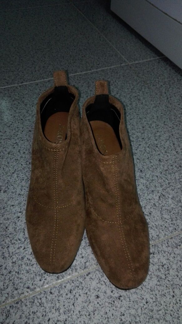 Botins castanhos n38