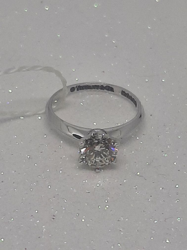 Золотое кольцо 1.35 ct. бриллиант. Tiffany.