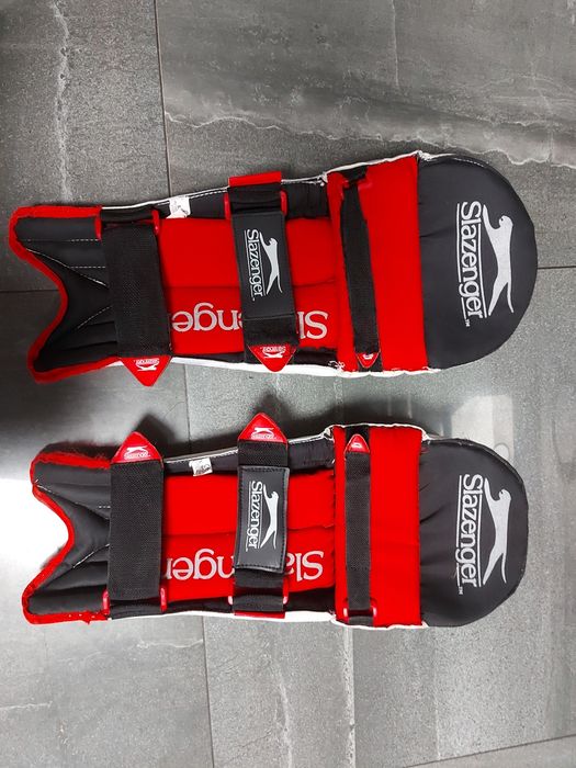 Ochraniacze nóg do krykieta / hokeja  Slazenger S