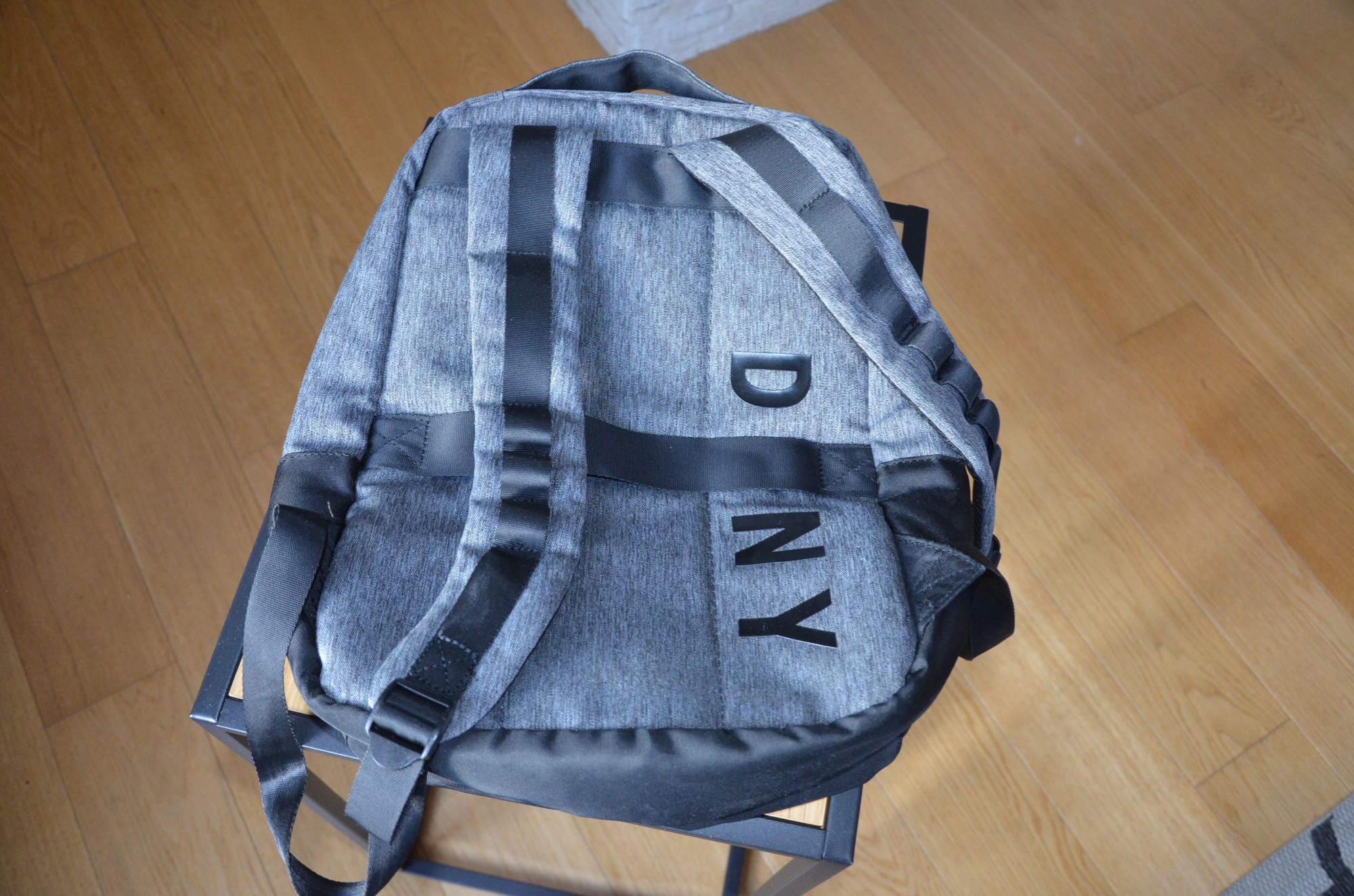 elegancki plecak DKNY czarna szary