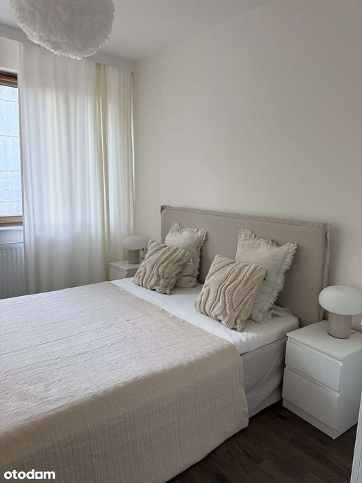 Nowy designerski apartament w sercu Jeżyc - balkon i miejsce postojowe