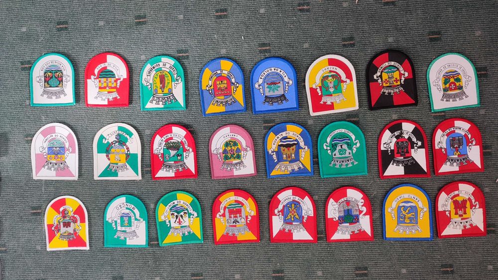 Lote de emblemas em tecido de Vilas e Cidades - cada 1,50 €