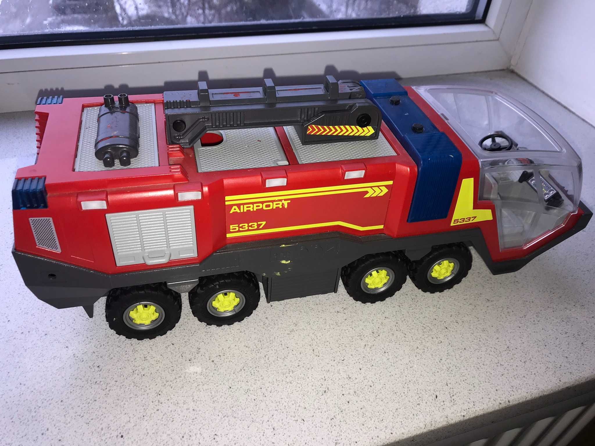 Straż pojazd lotniskowy  Playmobil 71371 Pojazd strażacki