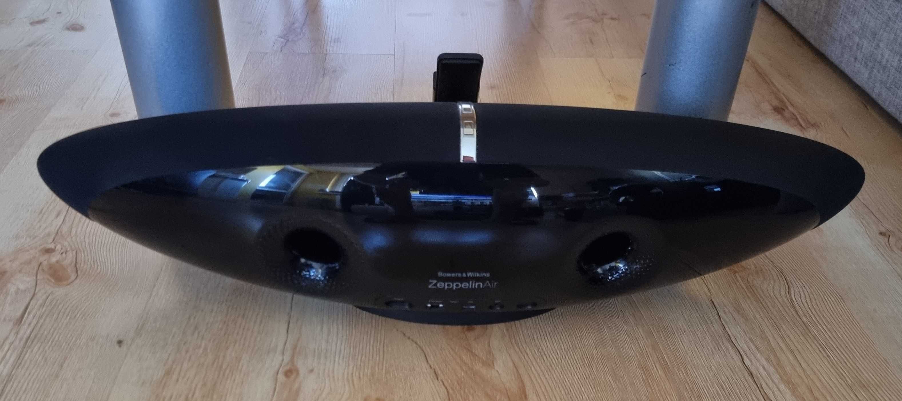 Bowers & Wilkins Zeppelin Air Lightning(gniazdo 8-pin)