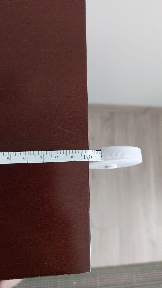 Sprzedam zestaw mebli – stół, 4 krzesła, komoda