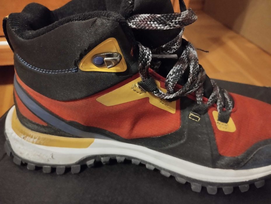 Кросівки чоловічі