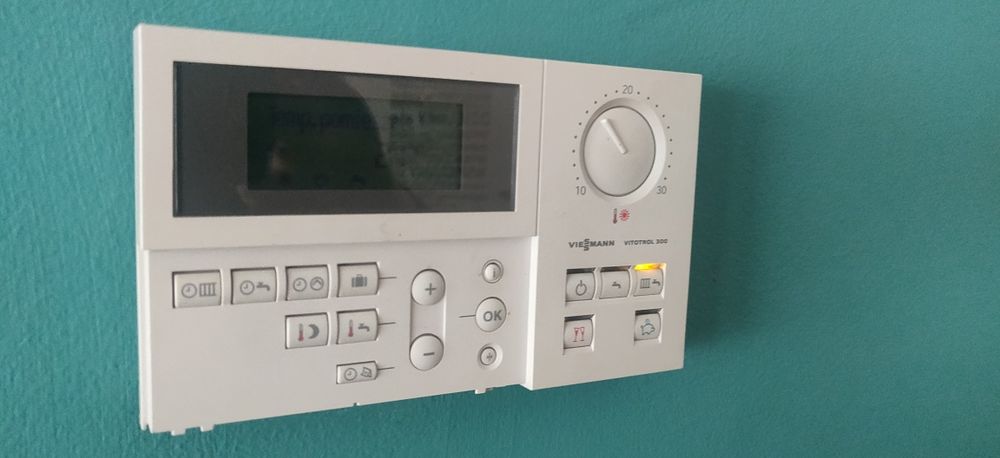 pracujący Kocioł piec gazowy kondensacyjny Viessmann vitodens 300 WB3C