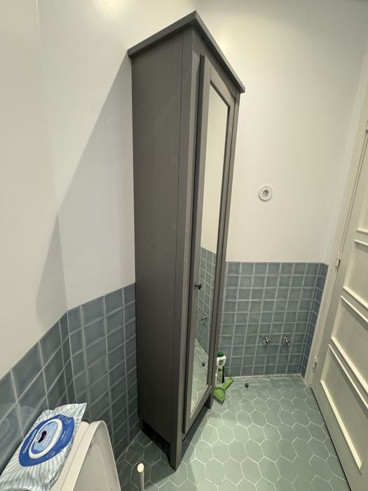 Armário Alto IKEA HEMNES com Espelho – Cinzento