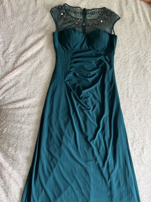 Вечірня жіноча сукня