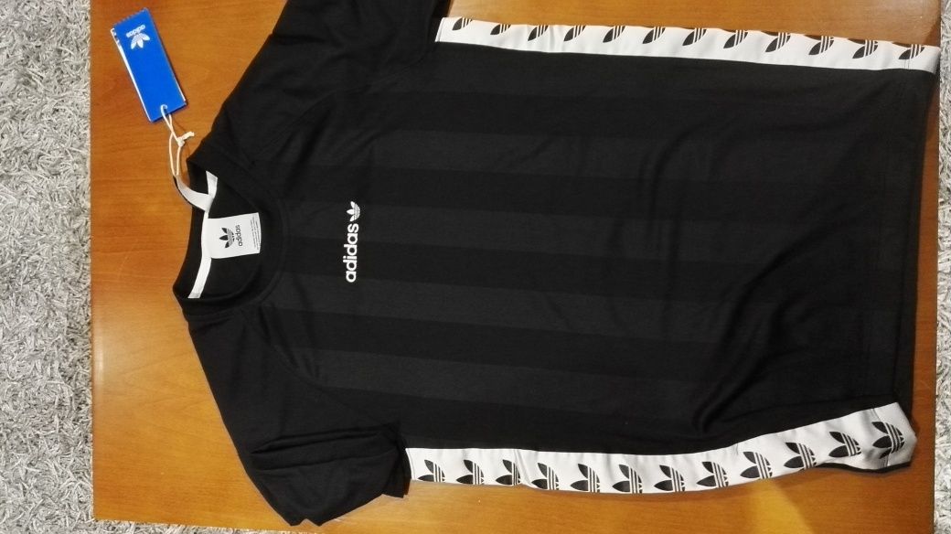 Camisola Adidas nova