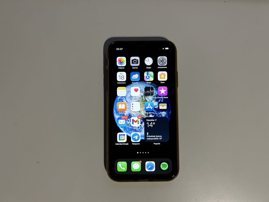 iPhone 11 64gb używany