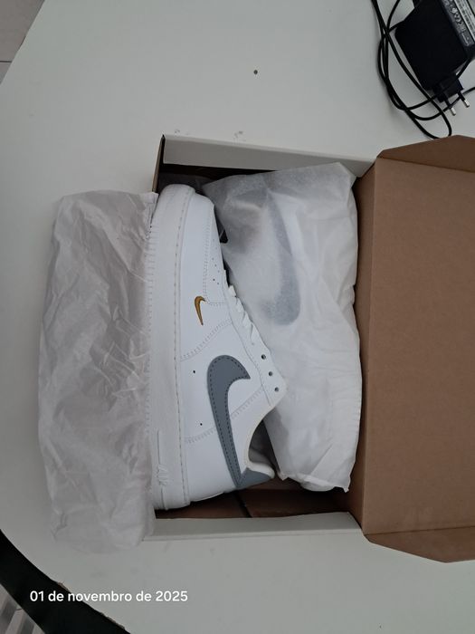 Air force branco ouro