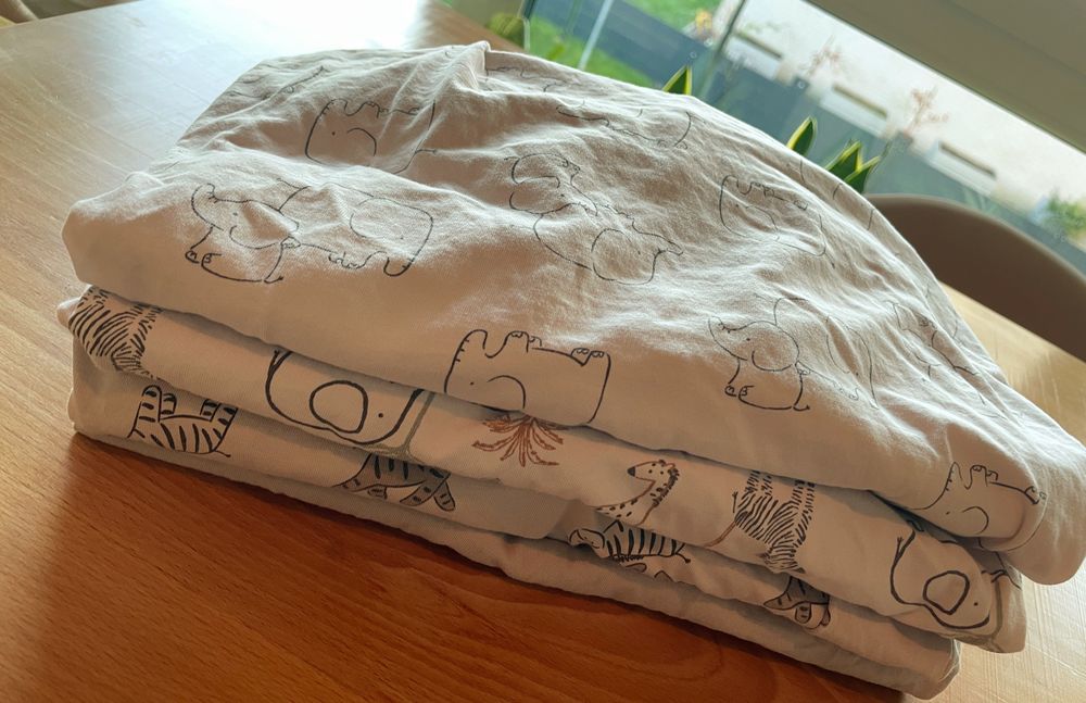 Piżamki 4 szt. HM 98