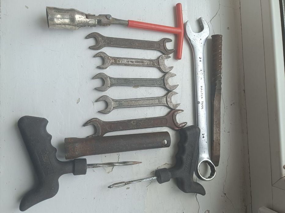 Рожково-накідні ключ на 24 мм