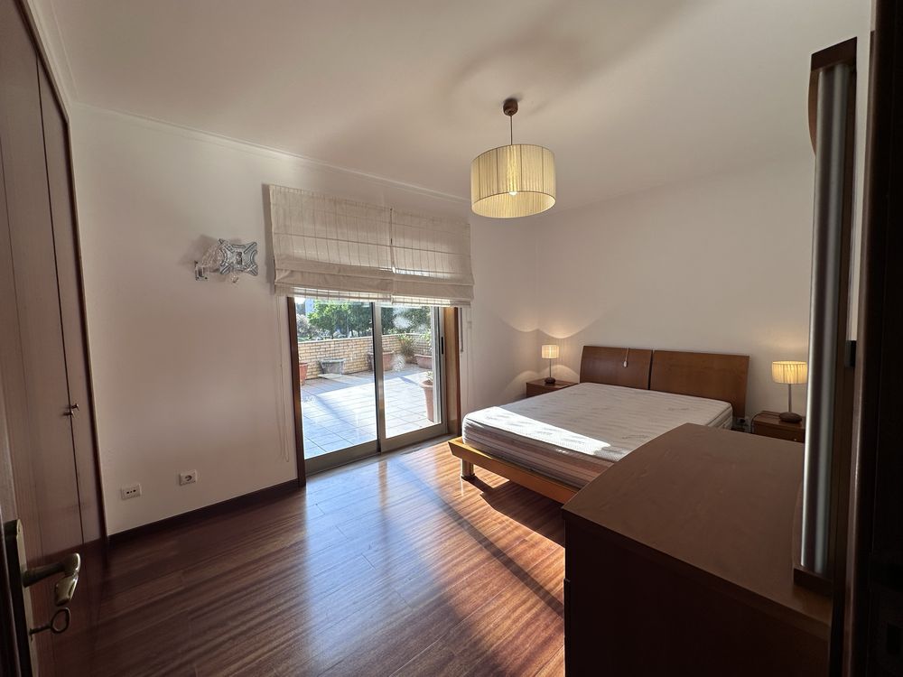 T2 com grande terraço em Lamaçães Braga com garagem individual fechada