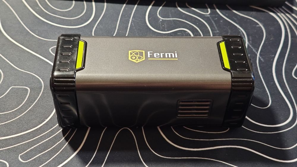 Повербанк Fermi с розеткой 220v 20.800mah