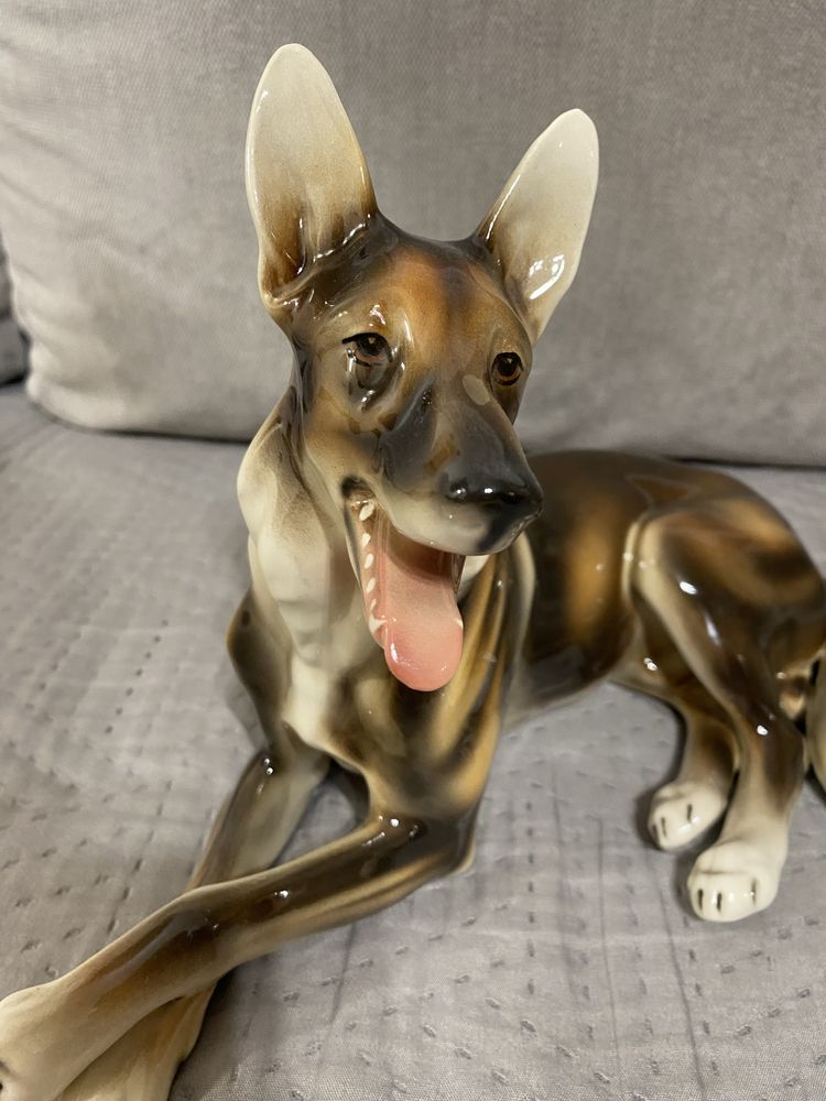 Porcelanowa figurka psa Austria Keramos
