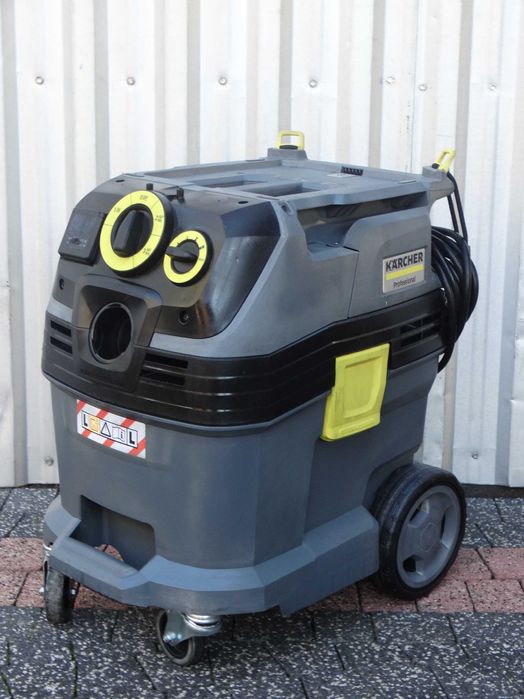 Odkurzacz Karcher NT 30/1 Tact Te * gniazdko elektronarzędzia