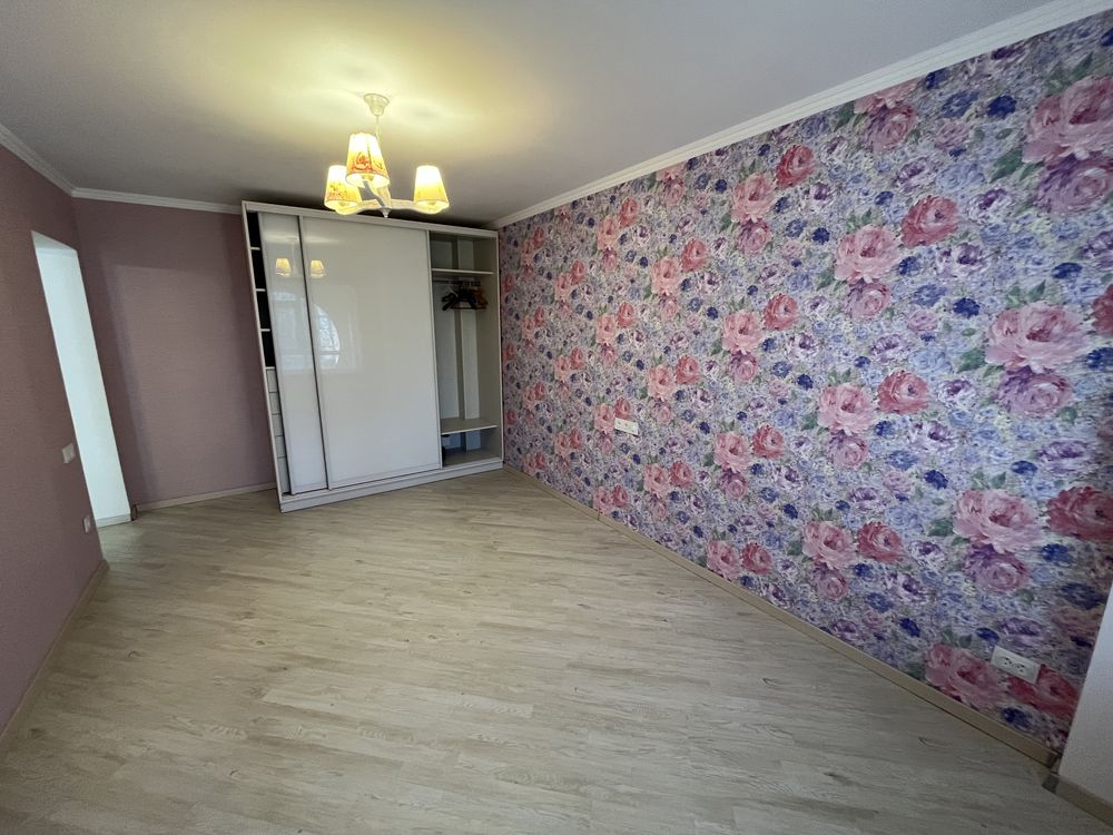 Продаж 2 кімнатної квартири вул. Космонавтів, зуп. Електронна