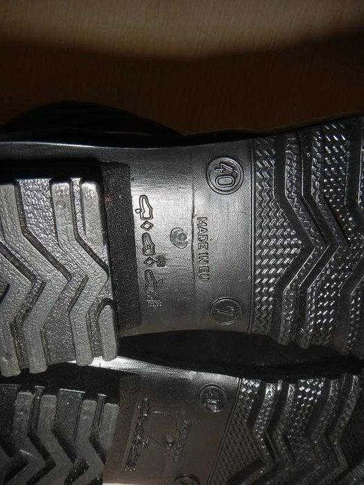 Гумові чоботи р. 40 ( 26см) утеплені