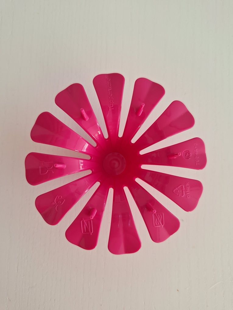 Pomocnik do cięcia tortu, tupperware.
