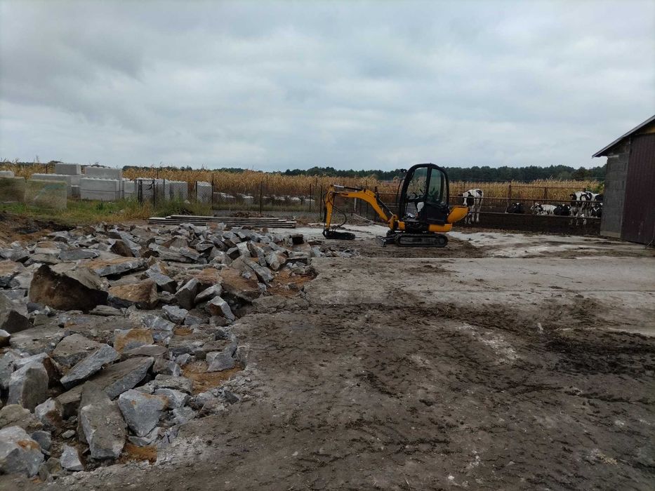 usługi minikoparka JCB 8018 kucie betonu młotem, wiertnica gleby ziemi