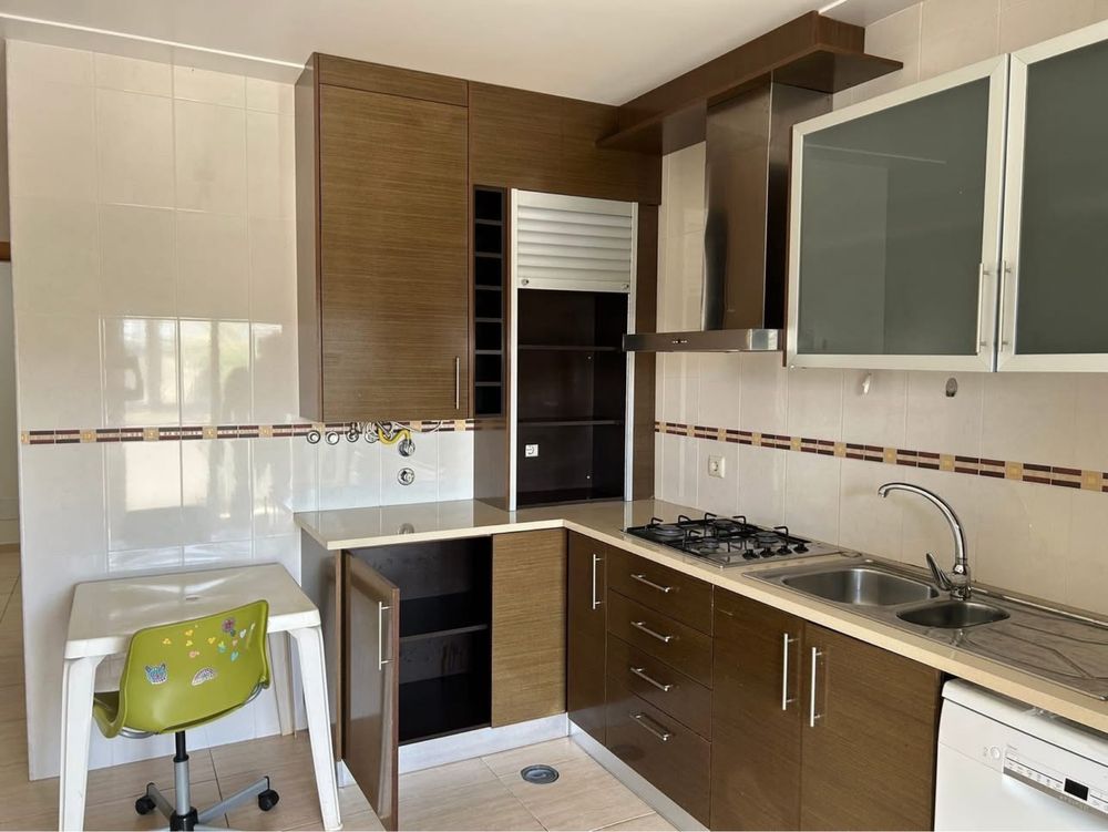 Apartamento t2 com elevador mobilado