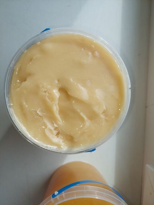 Пропоную мед бджолиний