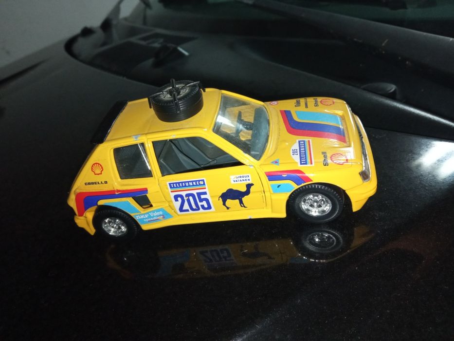 Peugeot 205 1/25