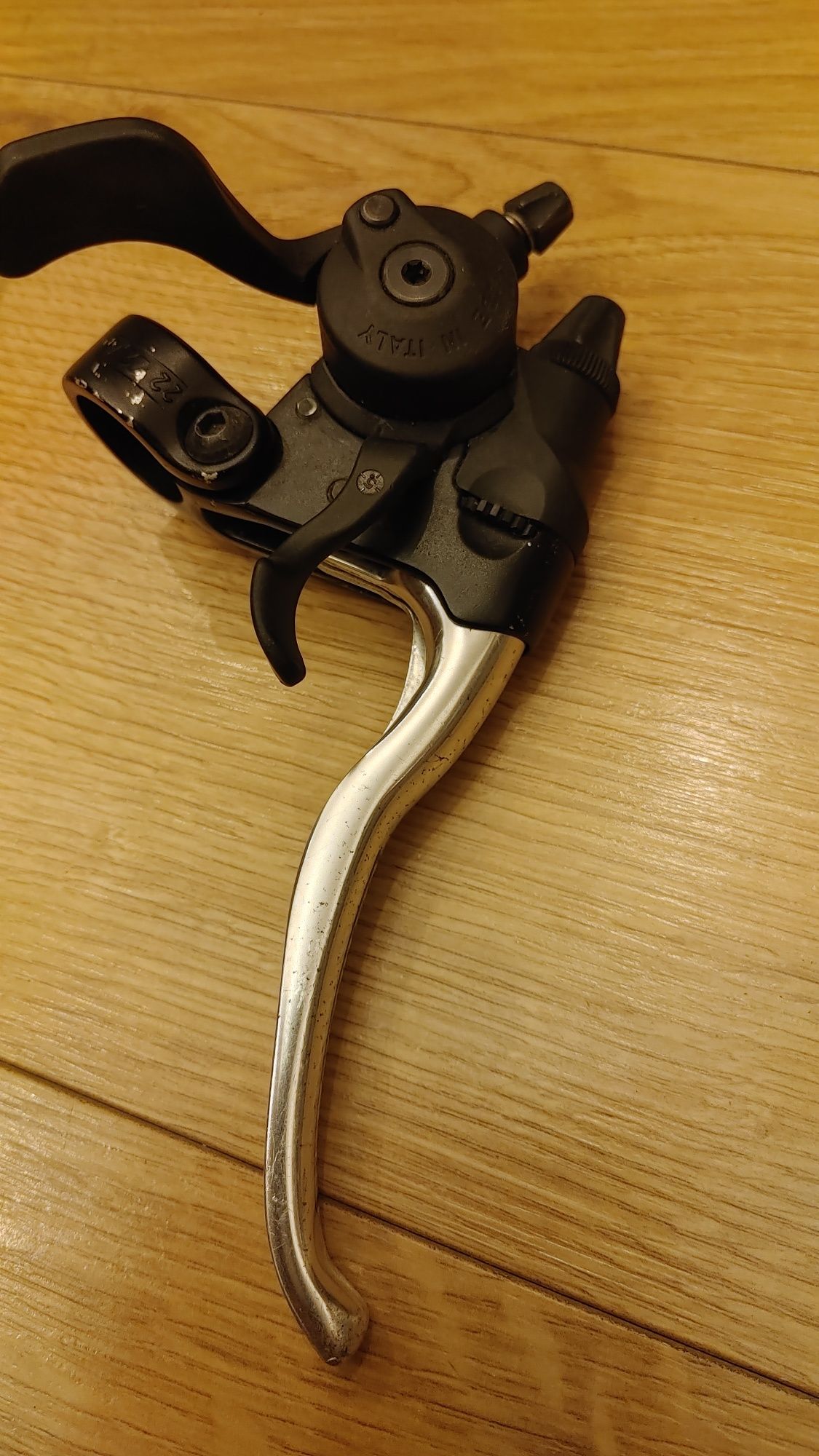 VELOCE FB Campagnolo klakonanetka lewa 3s sprawna