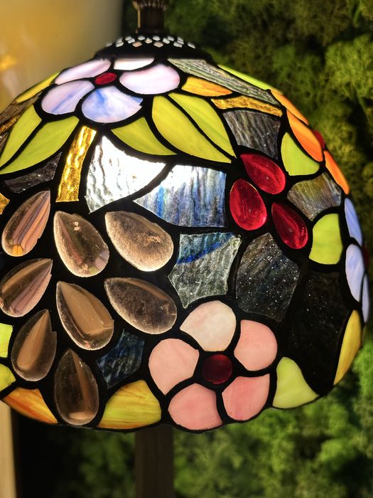 Lampa witrażowa w stylu Tiffany