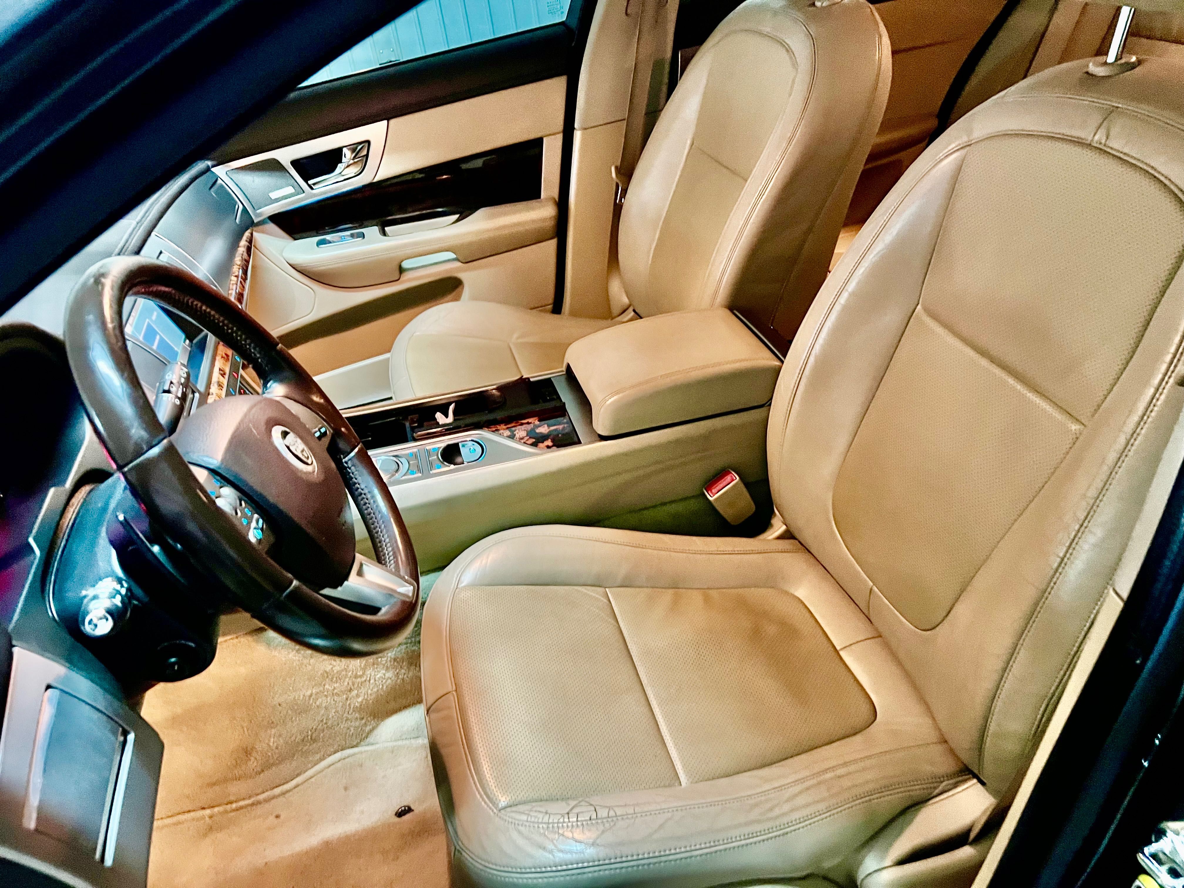 Jaguar XF 3.0D V6 275 CV Premium Luxury Navigator