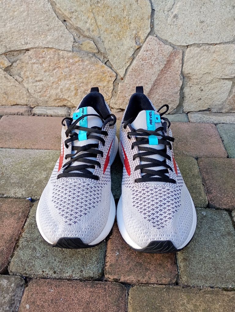Кросівки Brooks Revel 4 42 / 42,5