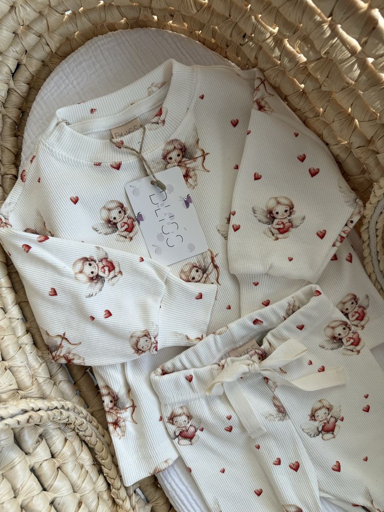 Komplet zestaw amorki legginsy bluza prążek serca walentynki blissbaby