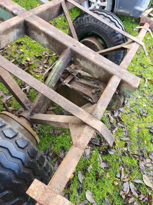 Rama podwozie rozrzutnika, oś z napędem